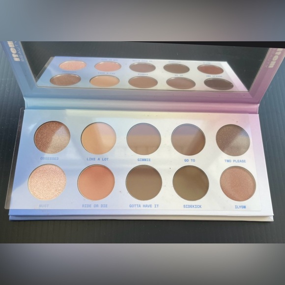 Makeup & Skin Care Bundle - Picture 9 of 9